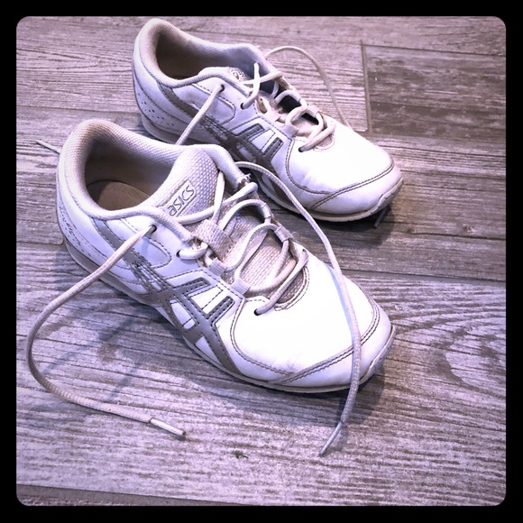 asics tumblina cheer shoes